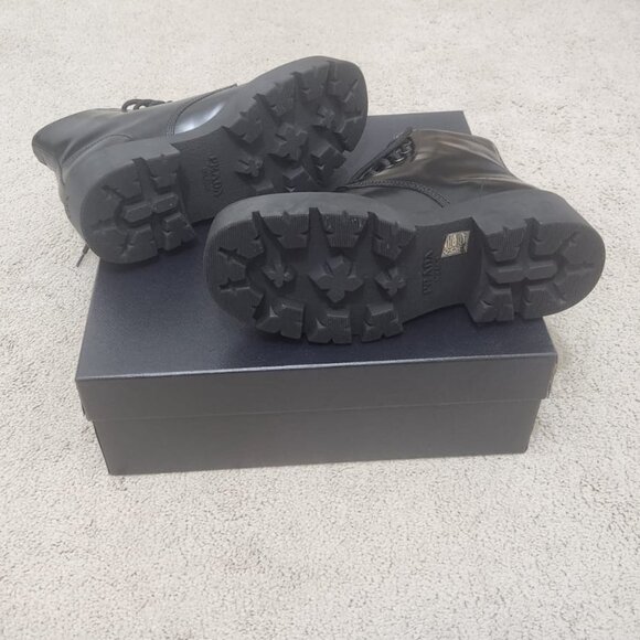 Prada Brushed leather combat boots Men Size 8.5 US - Picture 7 of 10